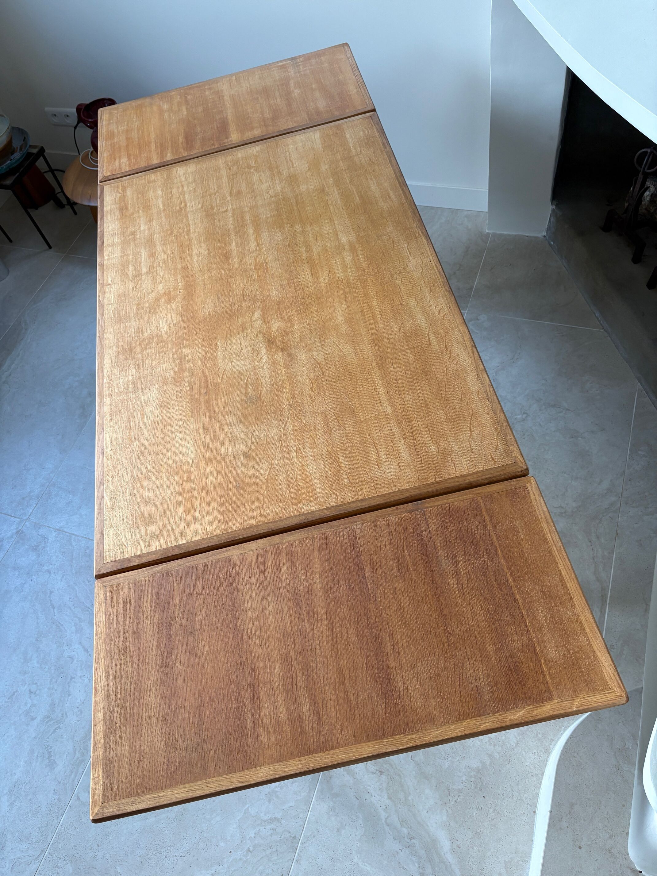 Oak table with extensions