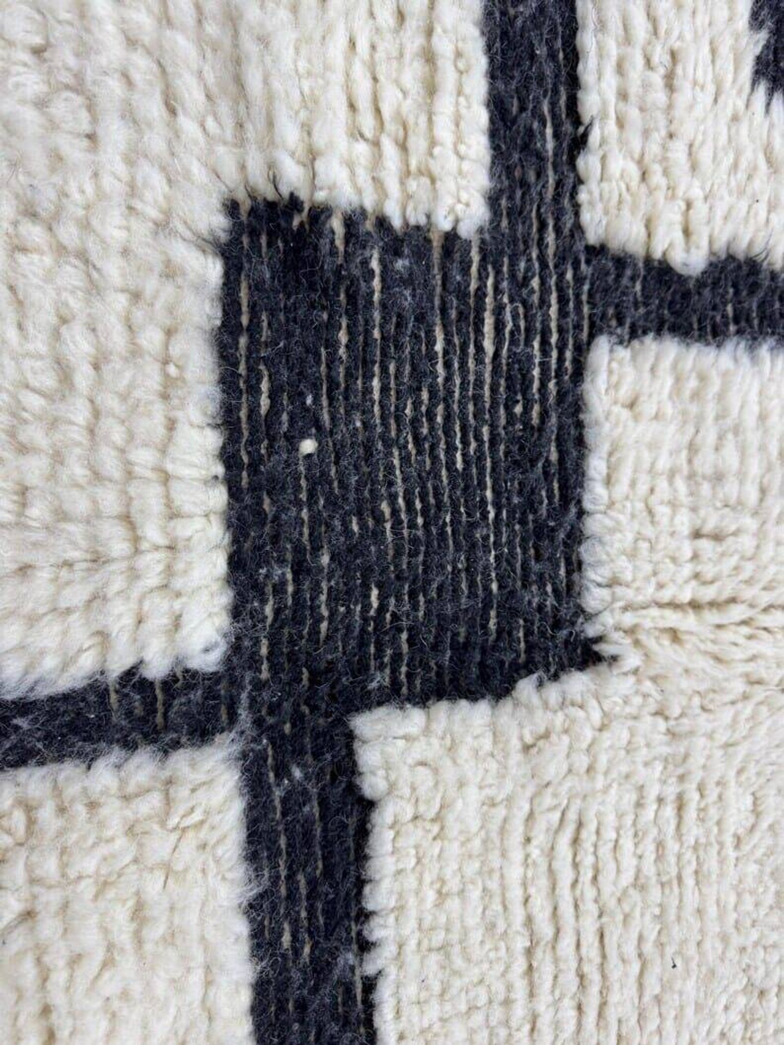 Handmade wool rug size 150 x 250 cm