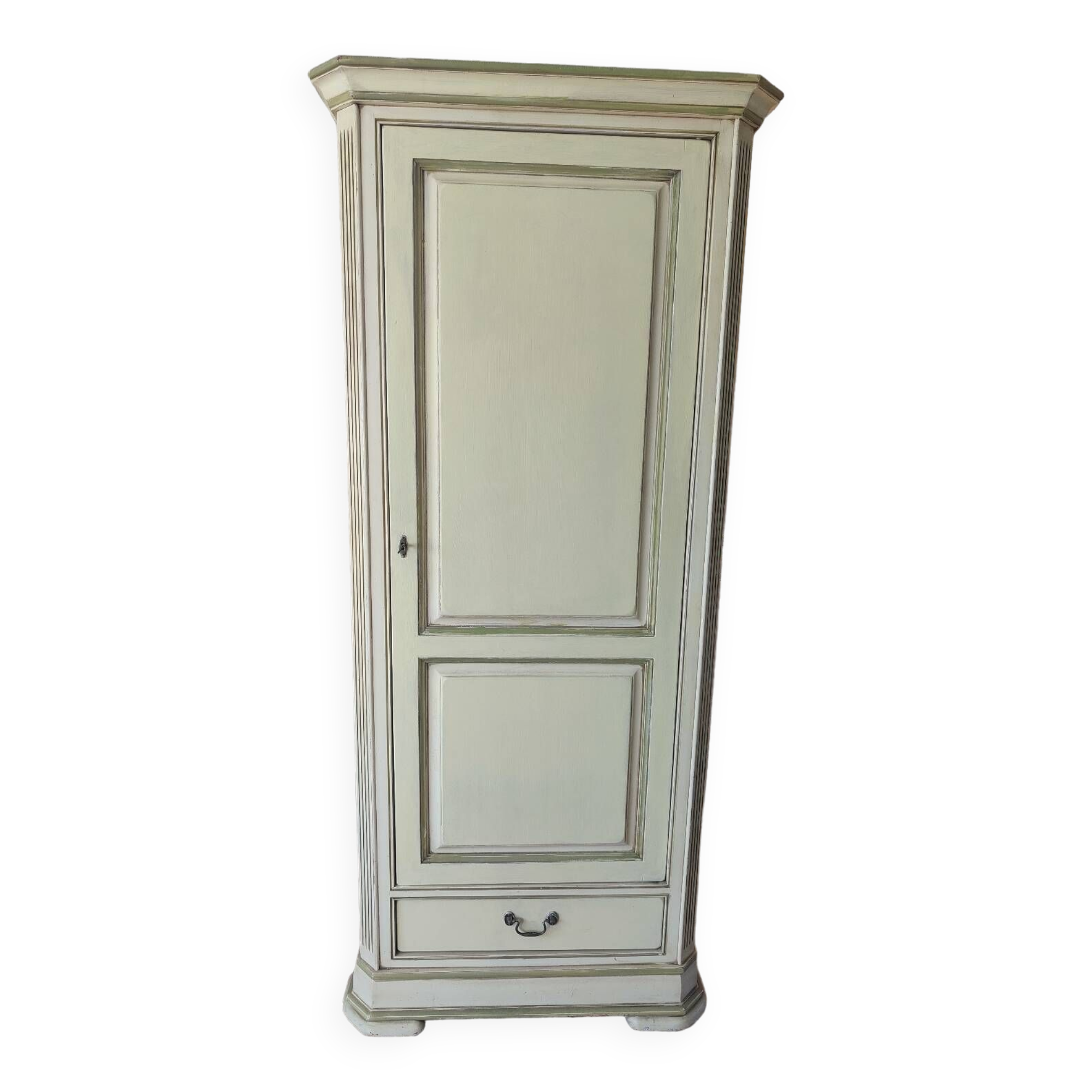 Solid wood bonnet