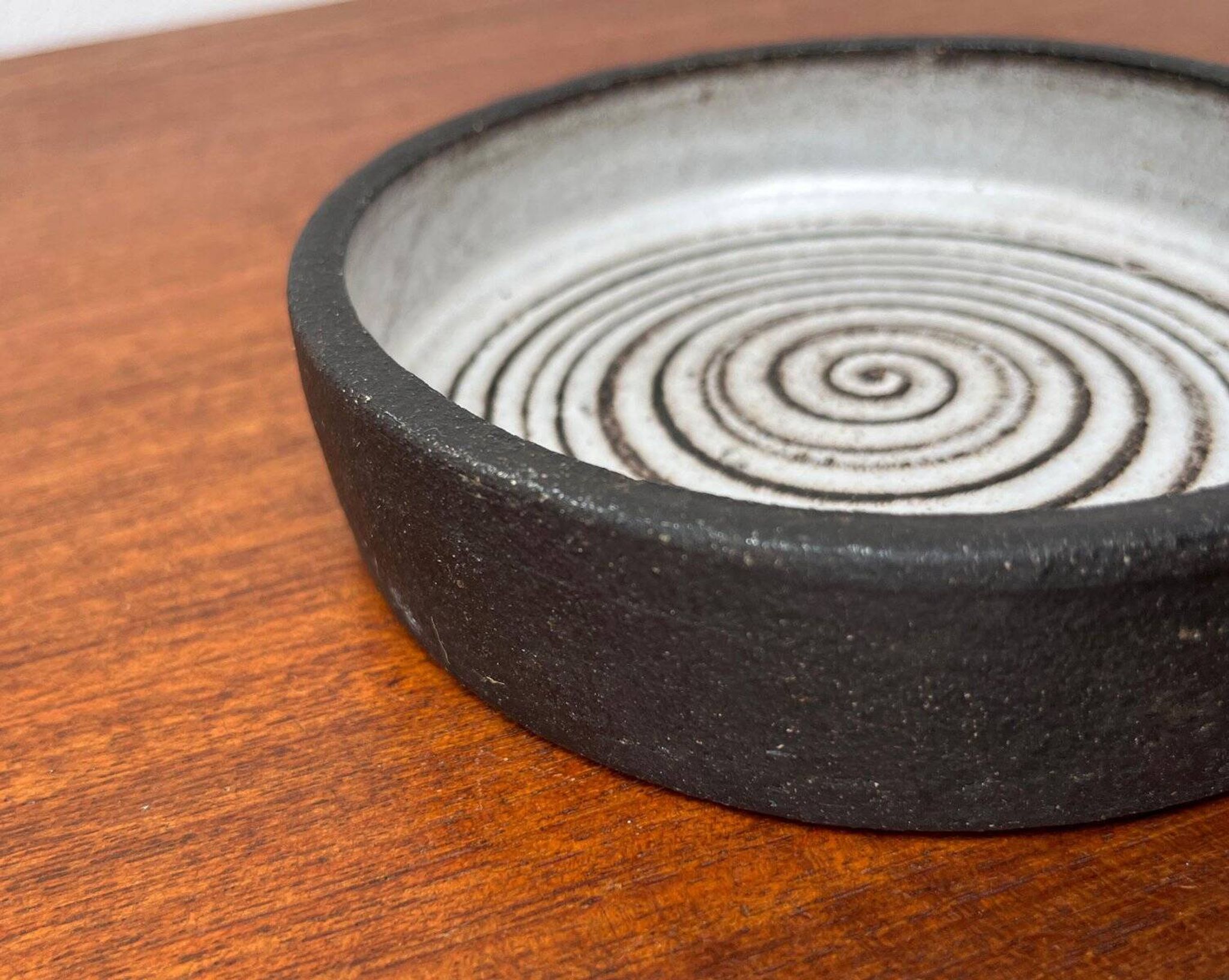 Studio pottery bowl from mid-century Danish Frank Keramik, 1960s.