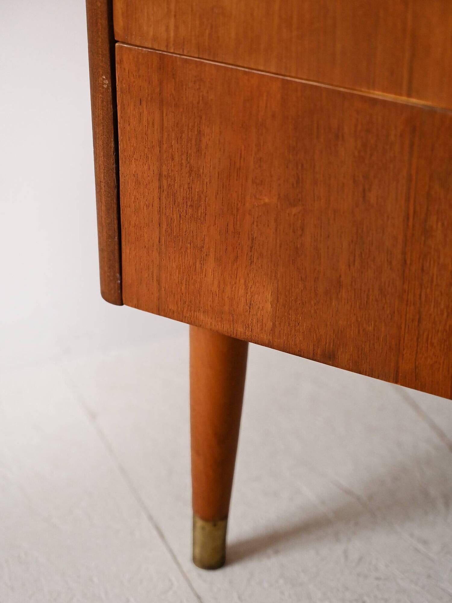 Nordic chest of drawers with wooden handles