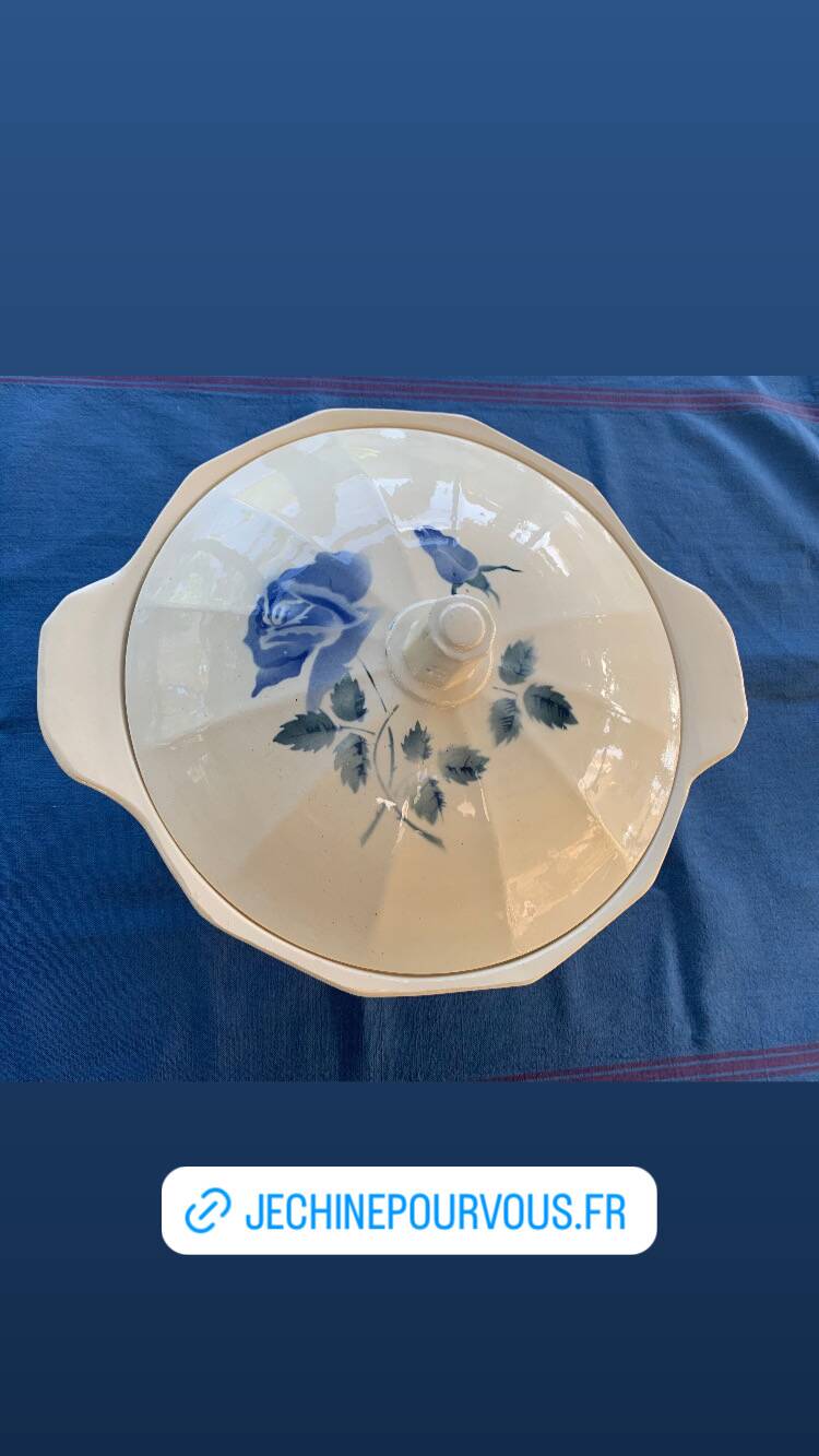 Digoin and Sarreguemines soup tureen, made in France, numbered, art deco