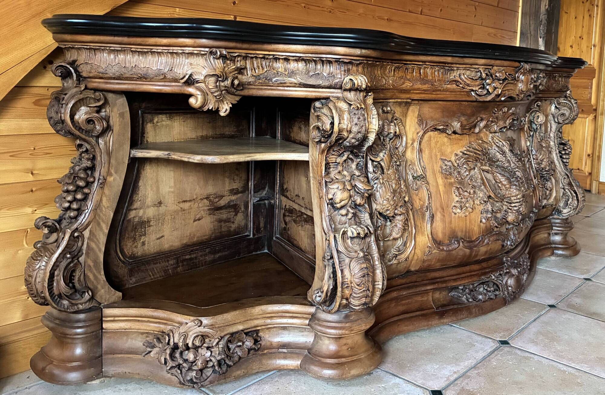 Monumental sideboard from the 19th century.