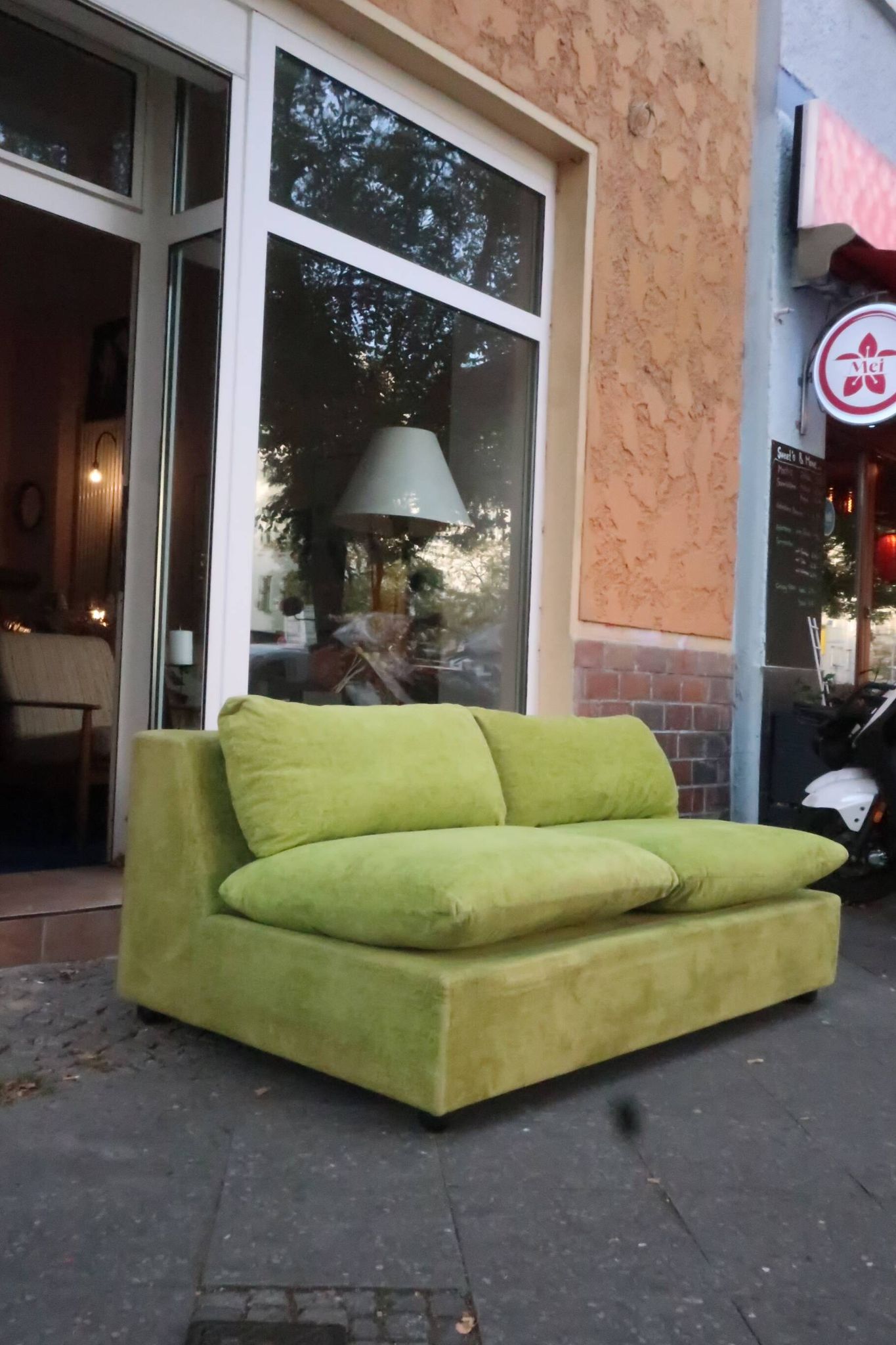 Superb vintage 70s two-seater retro space age sofa