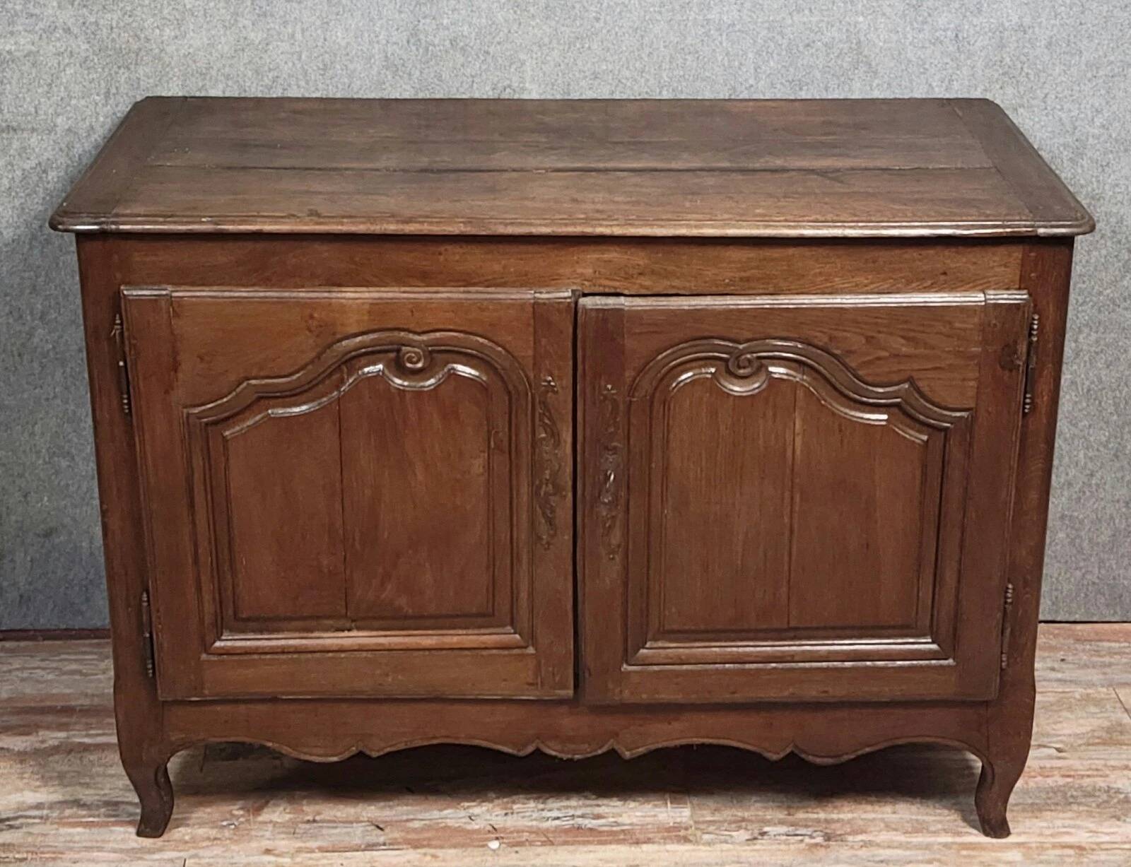 Rustic Louis XV period buffet in solid oak, circa 1750