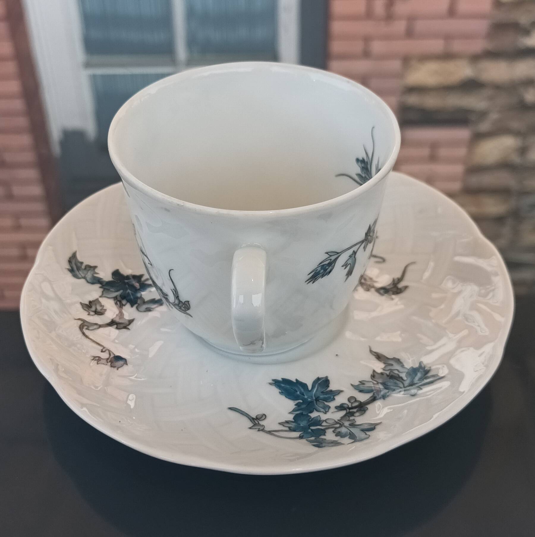 Set of 10 Bernardaud Saint-Saëns Limoges porcelain cups and saucers