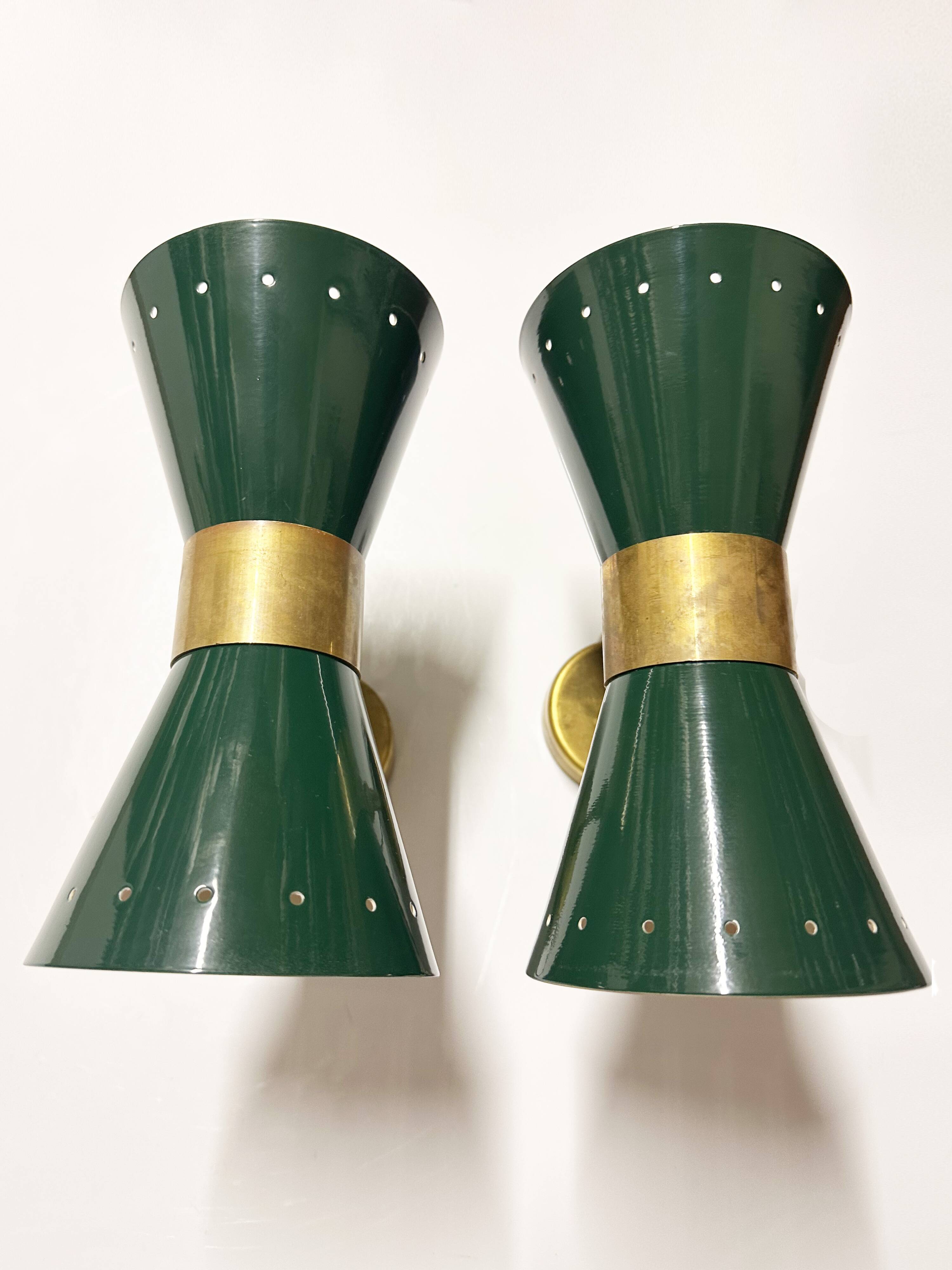 Pair of Italian diabolo wall lights, design 1950.