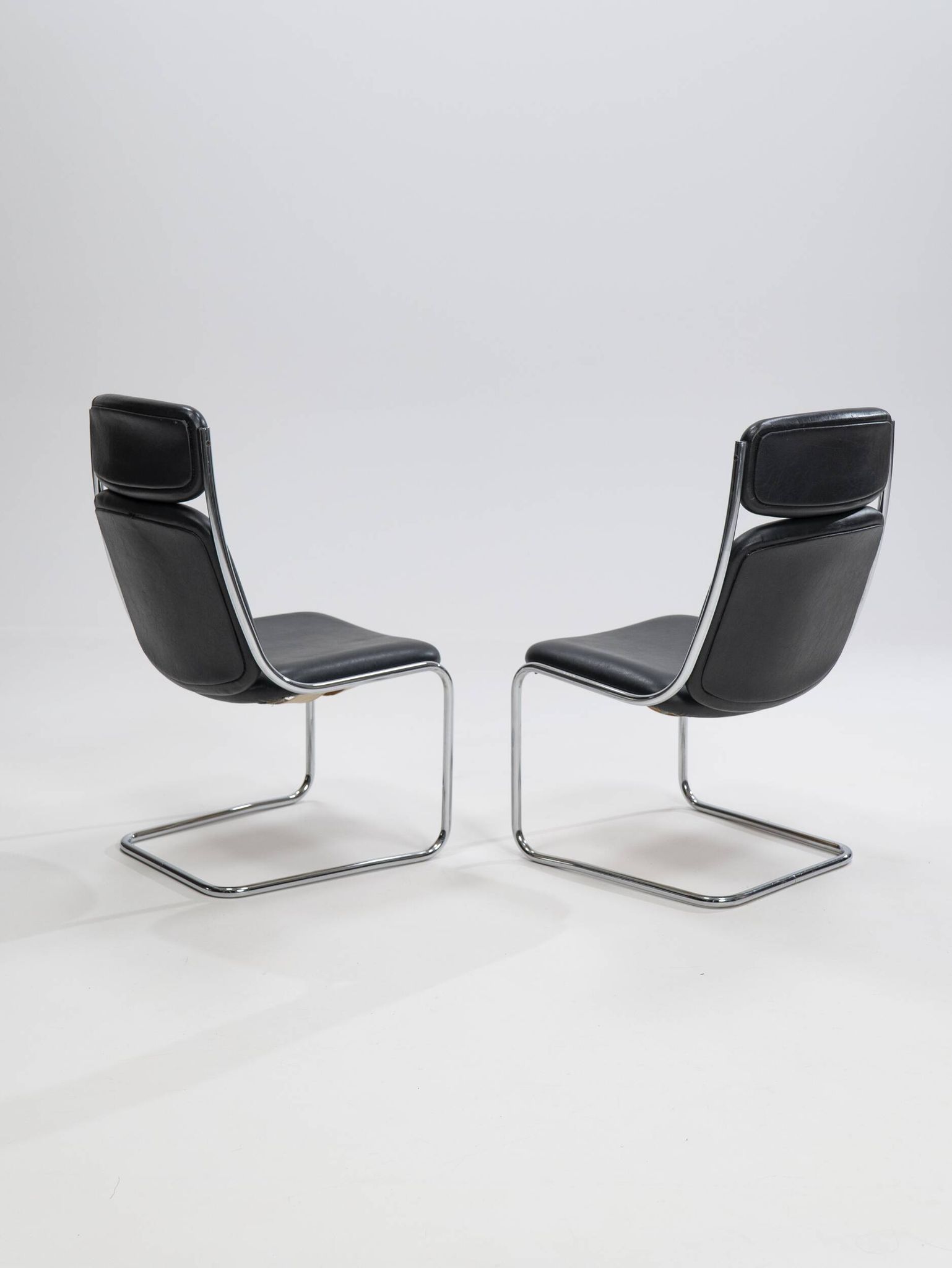 Paire de chaises cantilever en cuir par Mauser Werke Waldeck, Allemagne de l'Ouest, 19