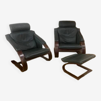 Paire de fauteuils scandinave  avec un repose pied de la marque NELO