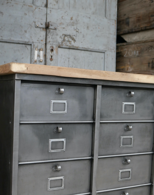 Strafor locker storage unit