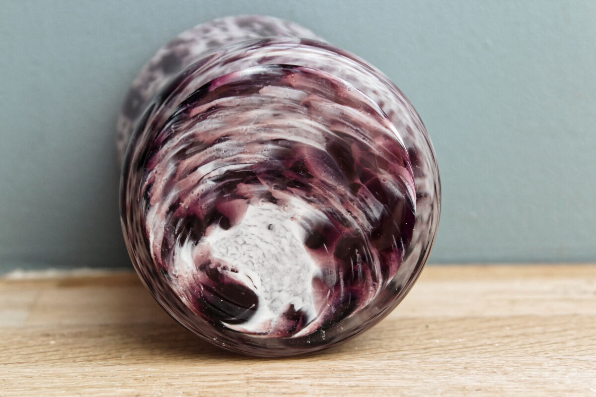 Vase in iridescent glass pastry