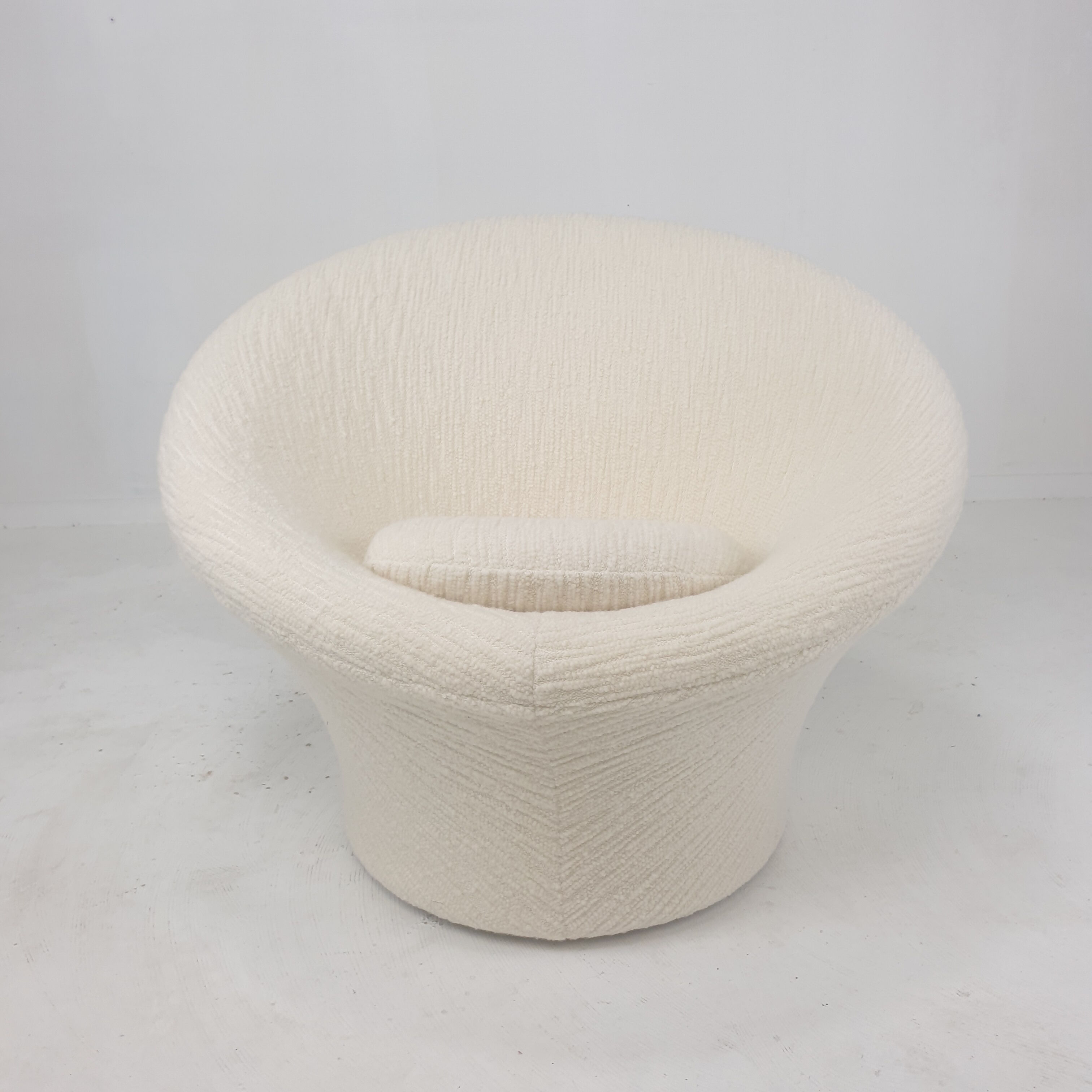 Set of 2 Mushroom armchairs by Pierre Paulin for Artifort