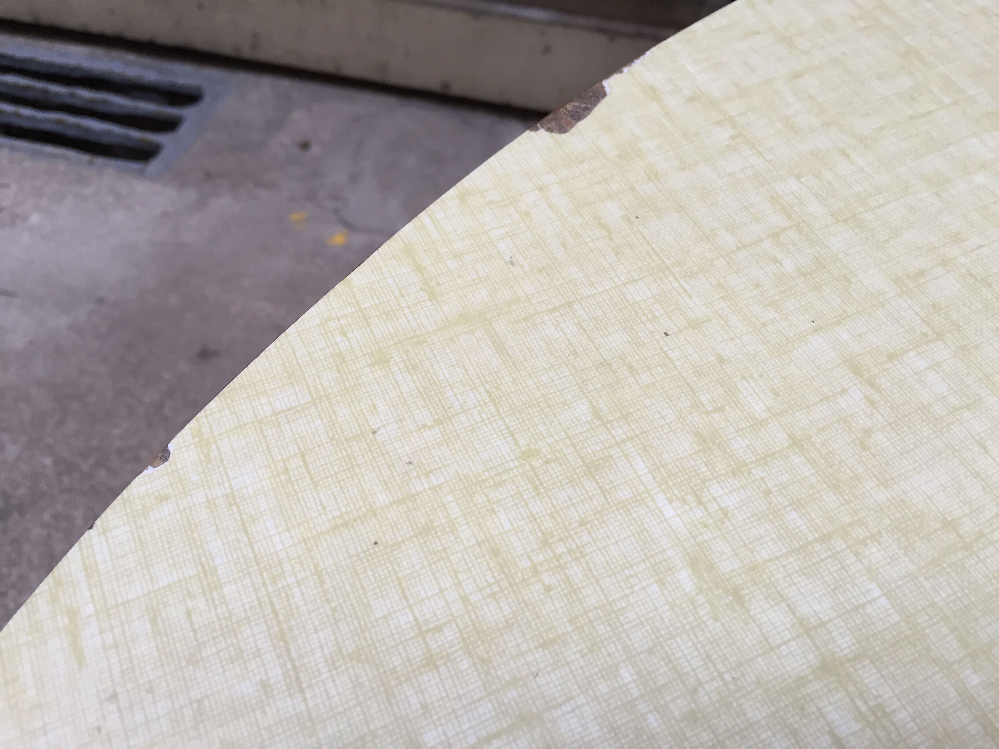 Round feet compass year 50 formica table