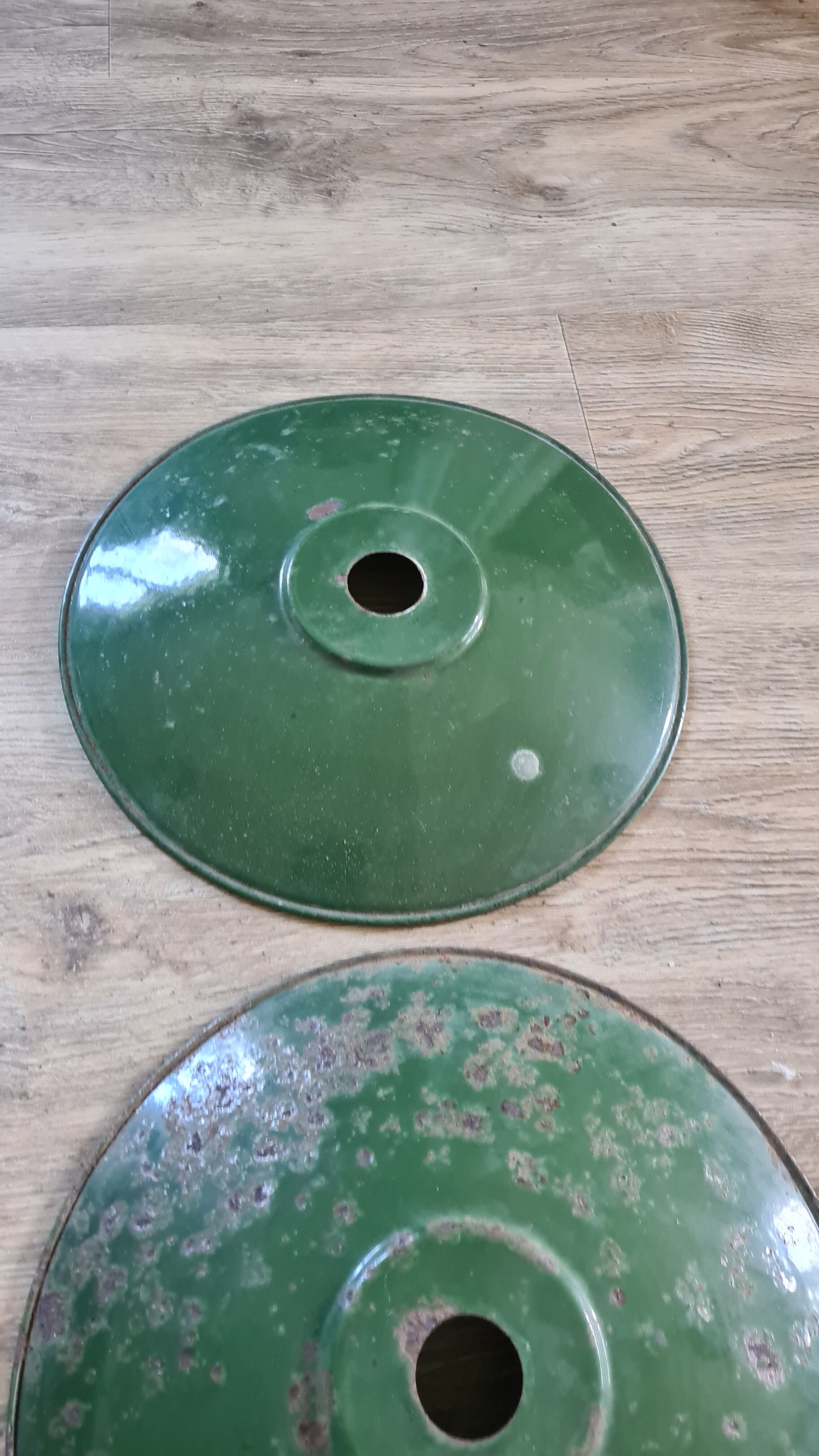 Set of 5 old green metal / industrial style pendant lamps