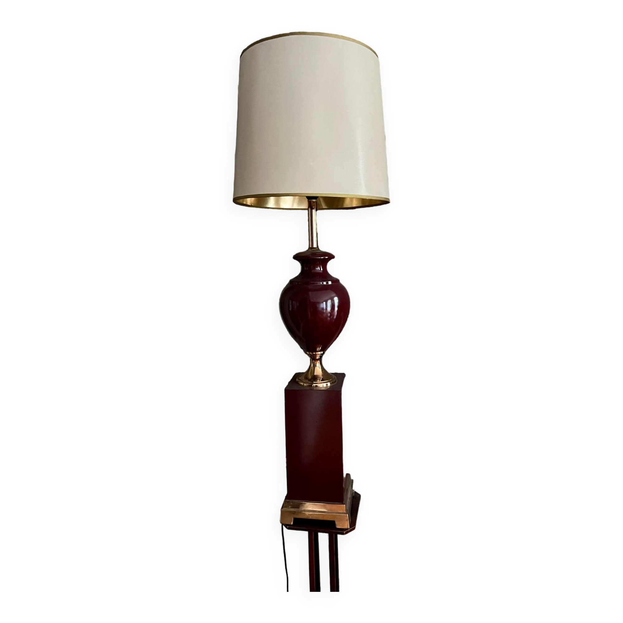 Ceramic and burgundy lacquered metal lamp