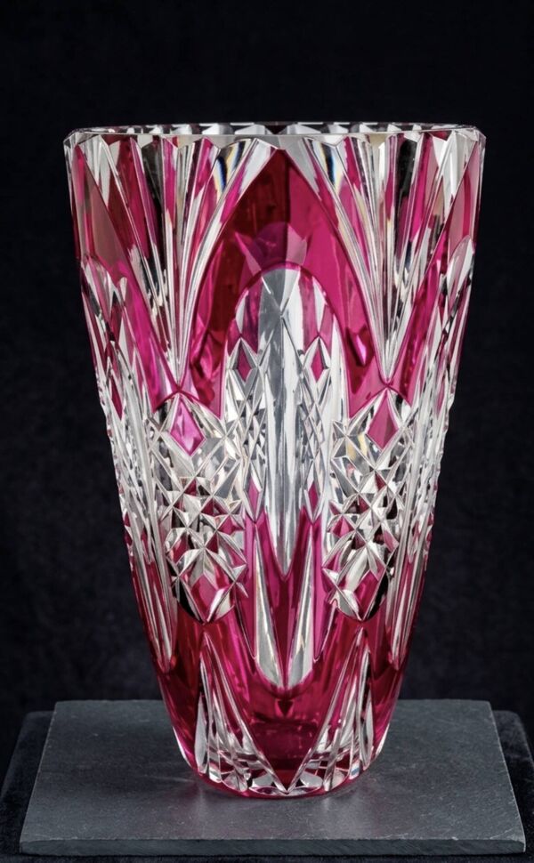 Vase Val Saint Lambert en cristal doublé rubis taillé – circa 1920-1950