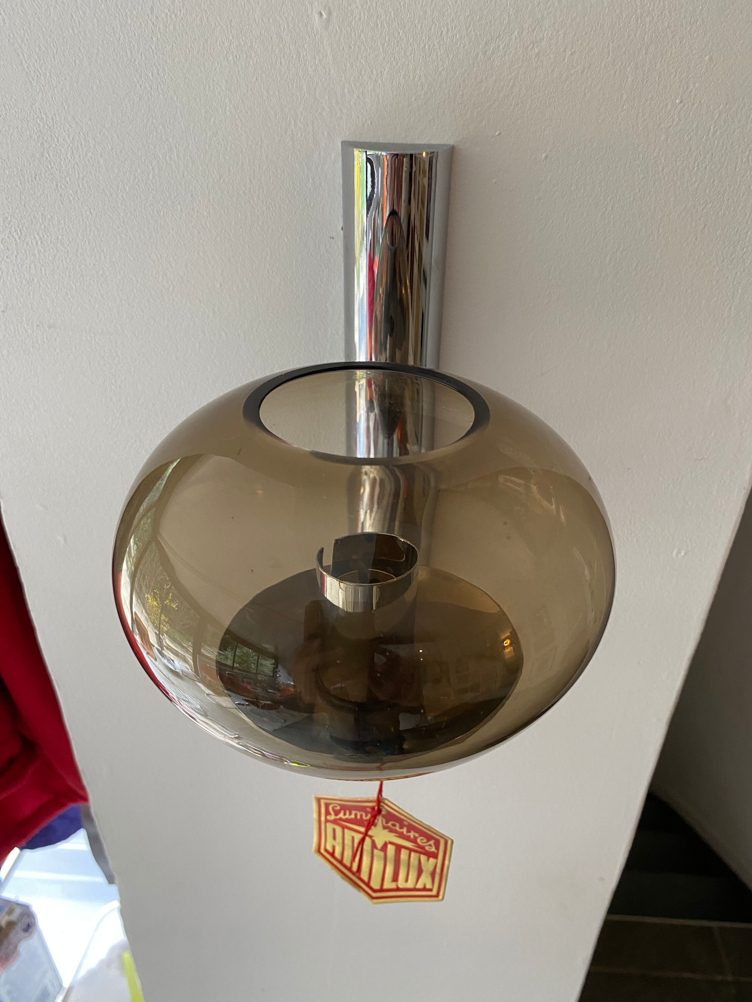 Wall lamp from Sciolari distributed by Amilux Luminaires