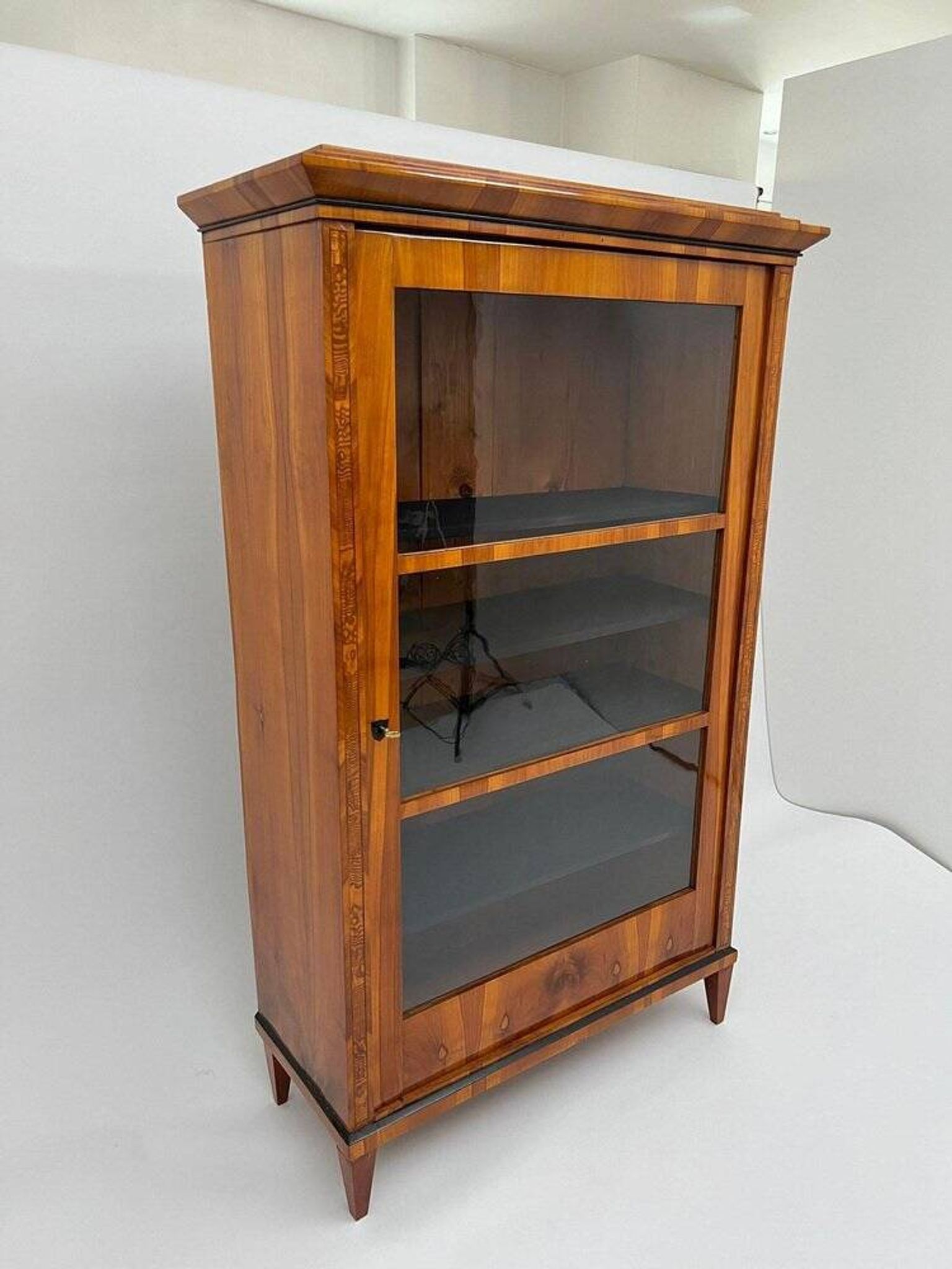 Biedermeier Display Cabinet in Cherry Veneer, Ash Burl, Austria, 1820s