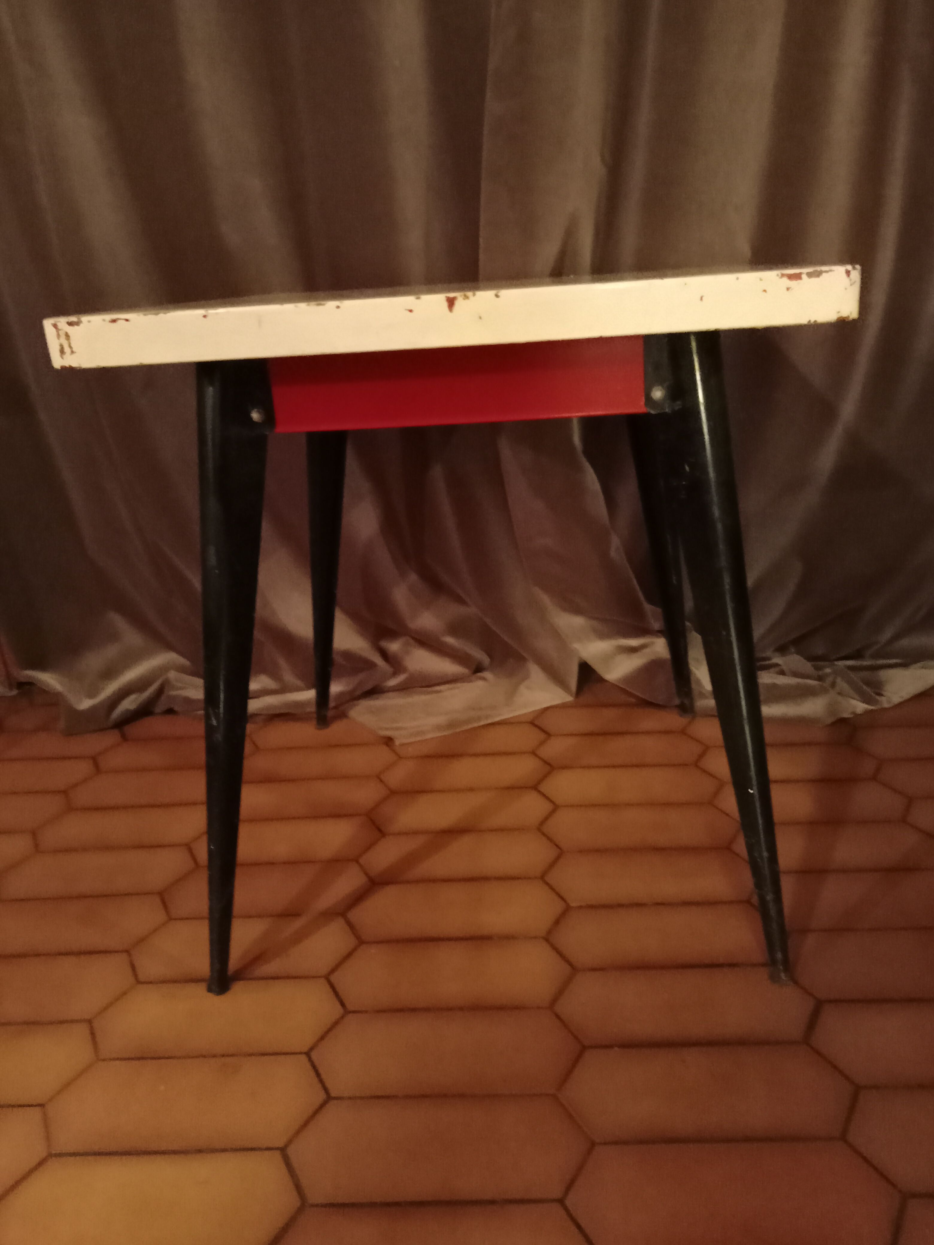 Table Tolix T55 by Xavier Pauchard