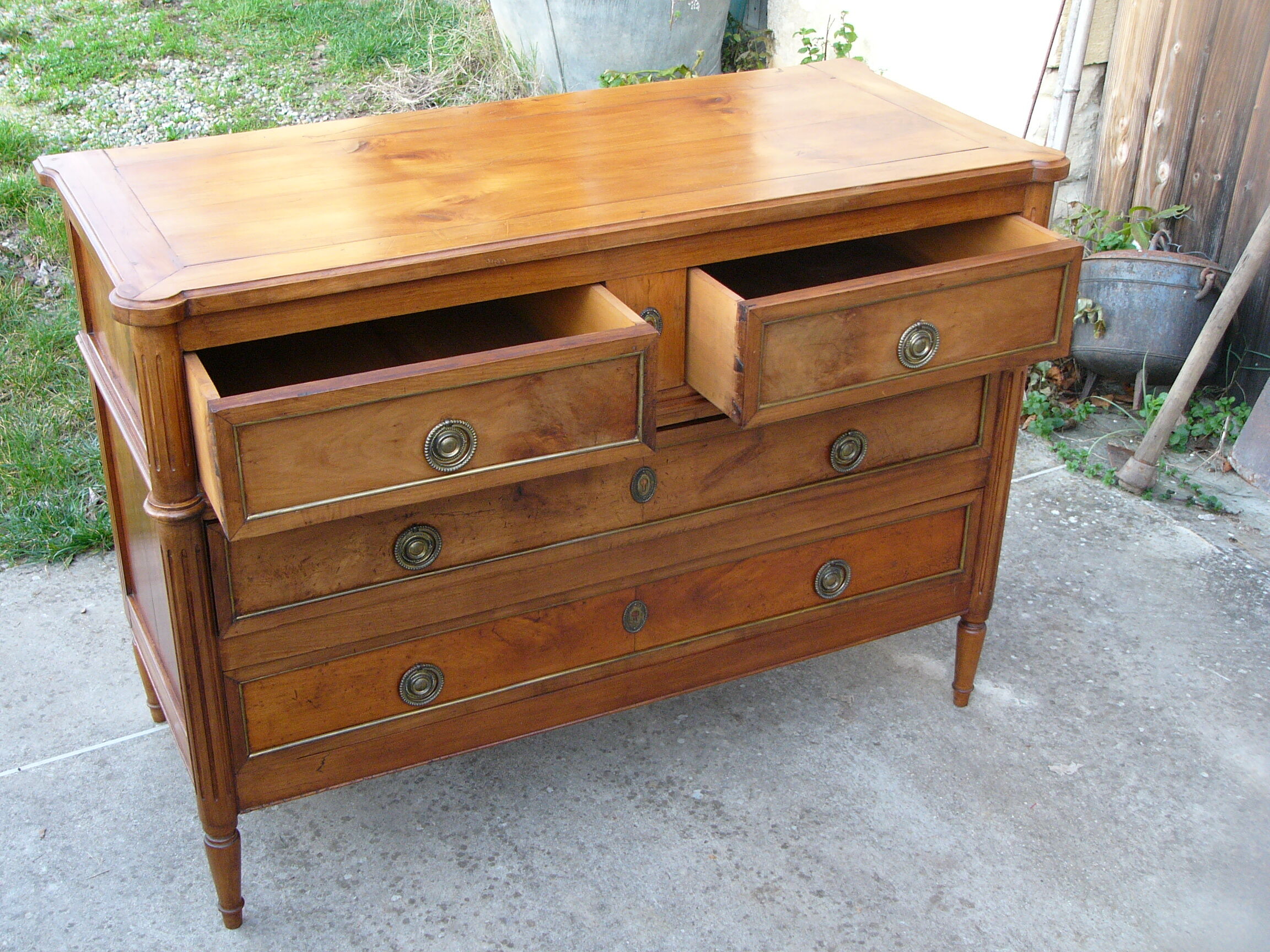 Dresser