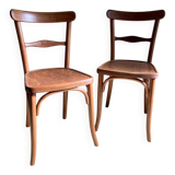 Paire de chaises bistrot en bois signées Thonet, années 1940