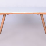 Table basse originale en hêtre, Interier Praha, verre Opaxit, Tchéquie, années 1960