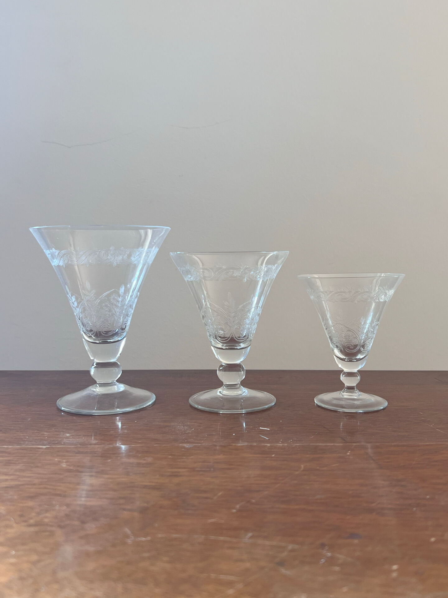 Set de verres cristal Art déco gravé (32 pieces) de 4 tailles