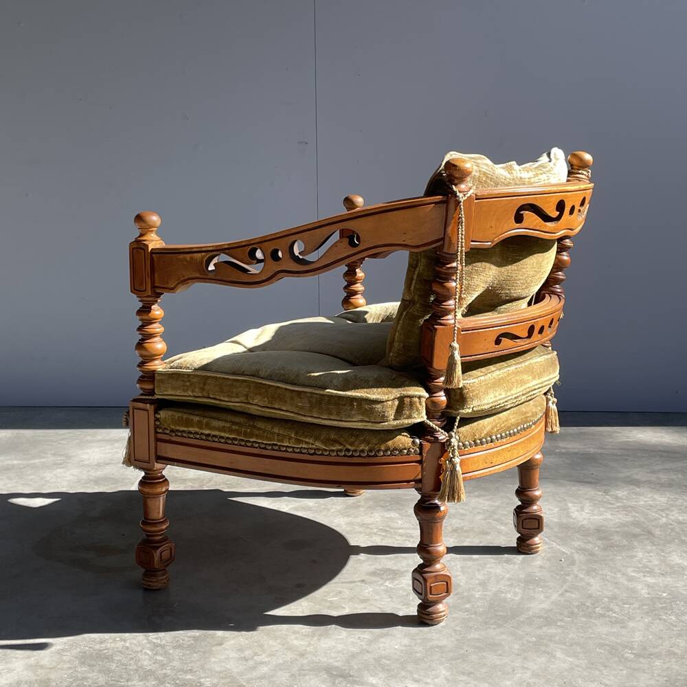 Giorgetti / classic armchair in art deco style / italy 1970s