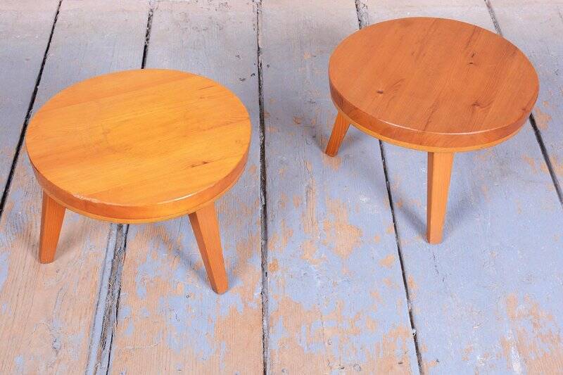 Mid-Century Small Tables in Larch Wood, Czech, 1950s, Set of 2