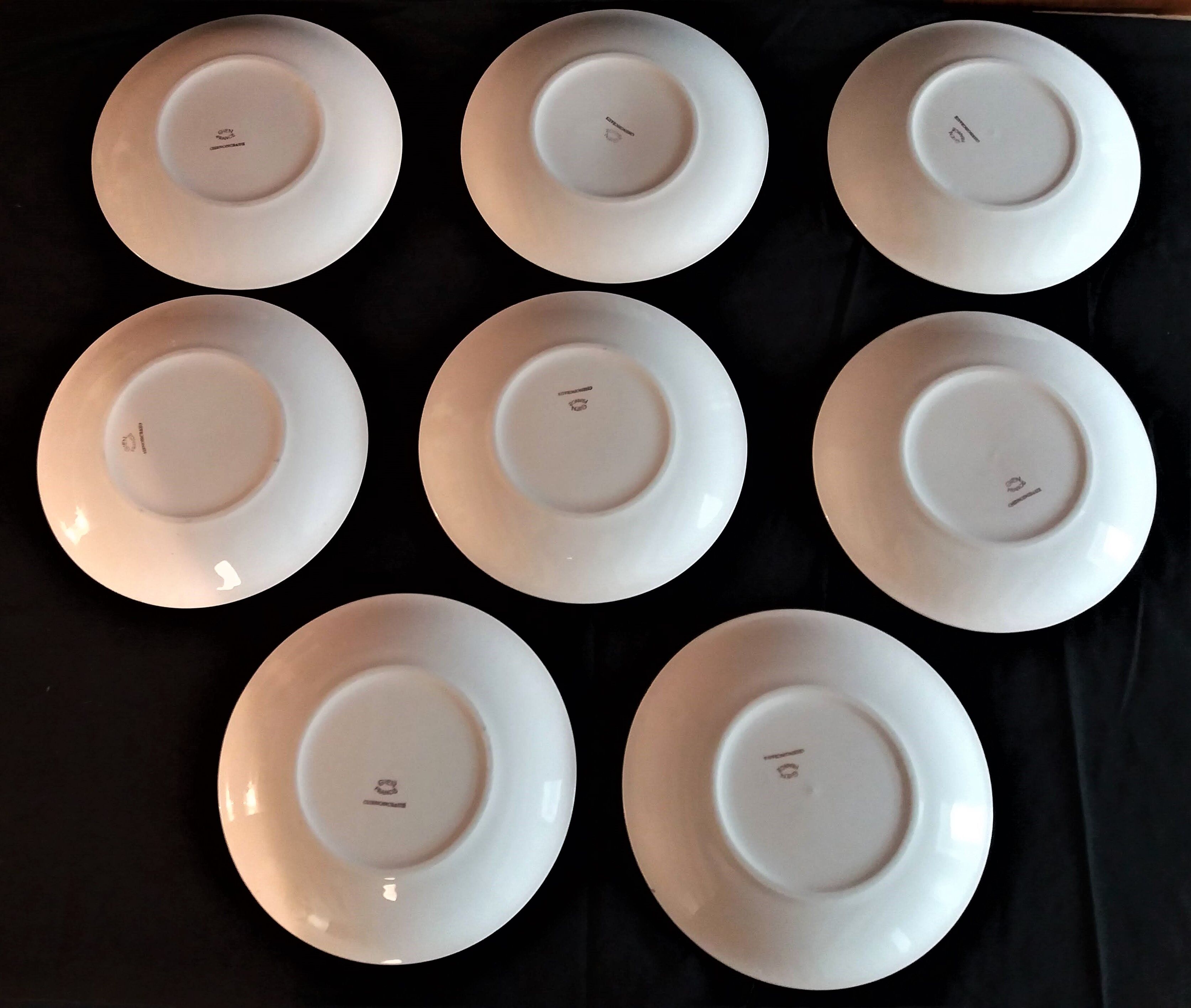 Series of eight flat plates gien model Chenonceaux