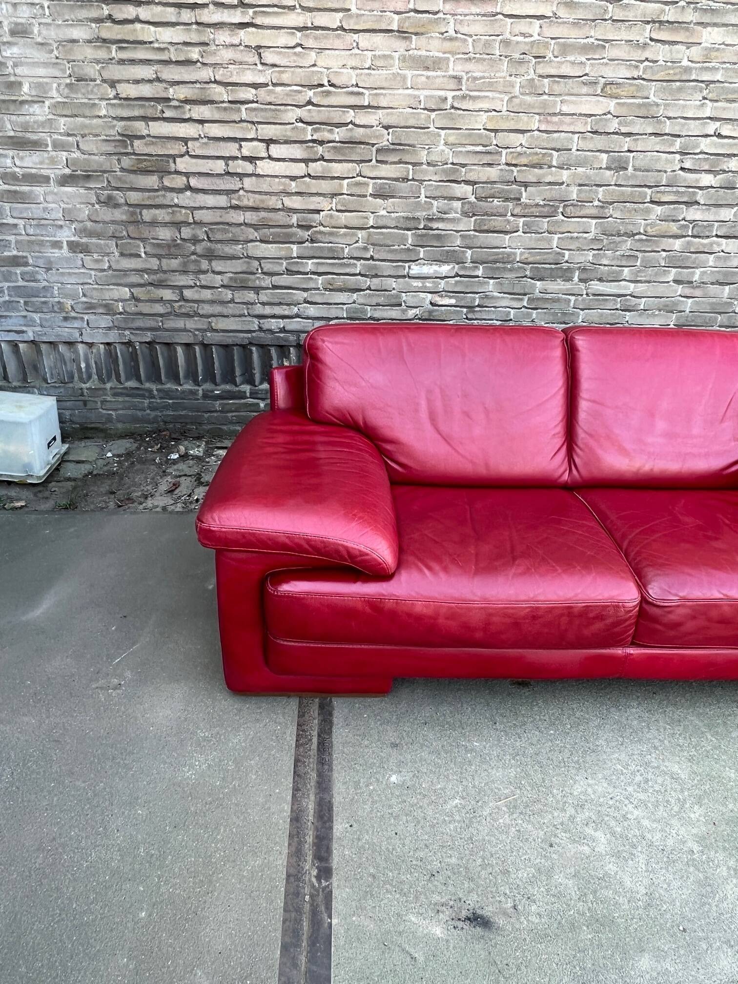 Natuzzi sofa. Genuine leather.