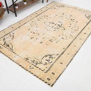 5x8 beige tones wool classic vintage rug 253x166cm