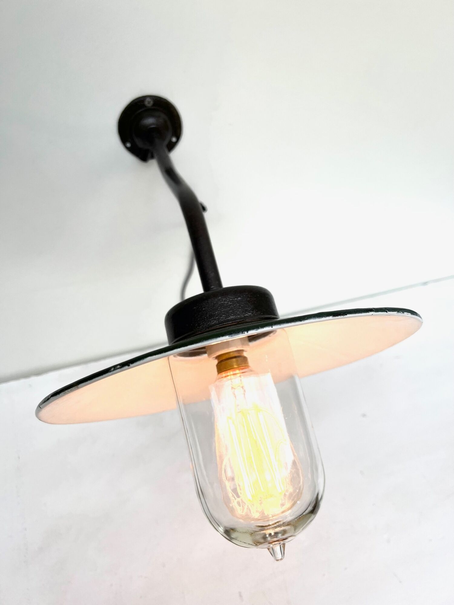 Wall lamp COL de Cygne in cast steel, fully restored 1920 1930