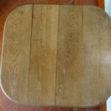 Table en bois naturel et piètement fonte ancien