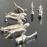 8 different animal knife holders