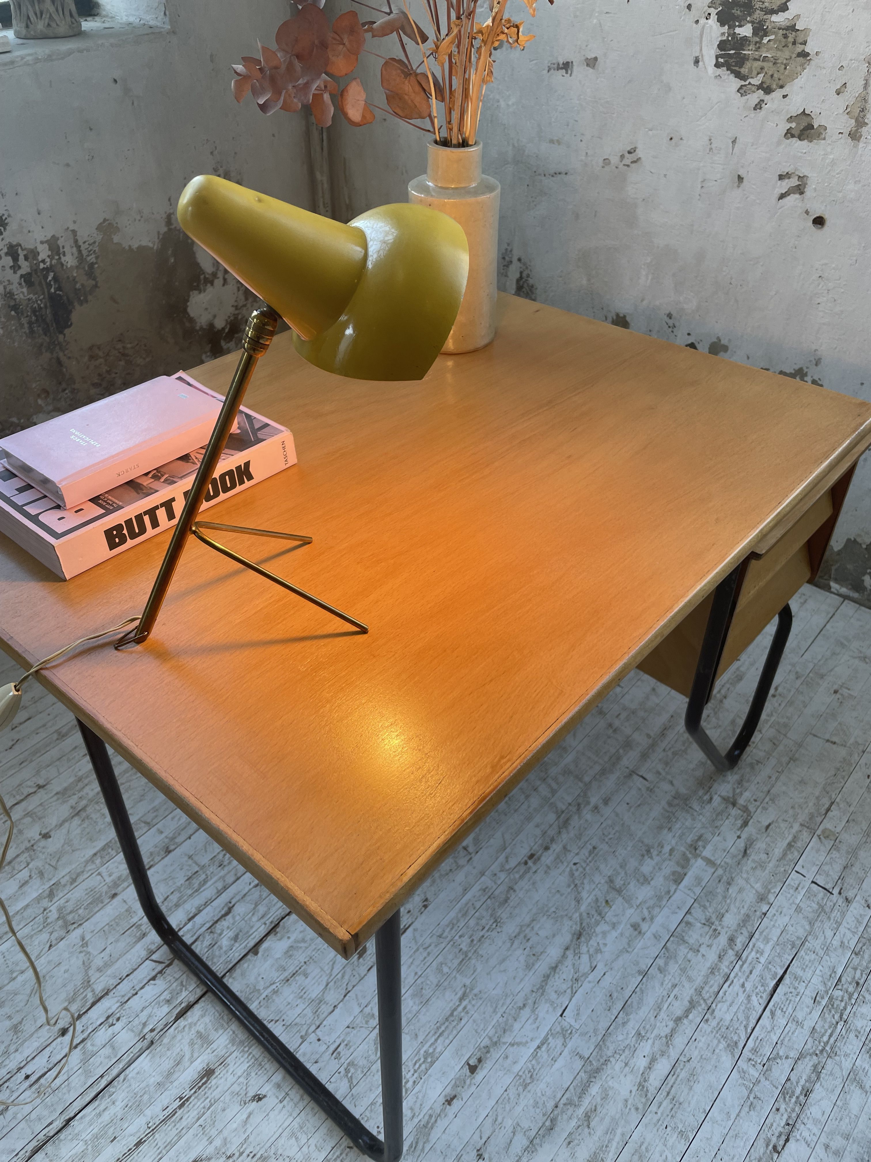 Lampe de bureau cocotte jaune