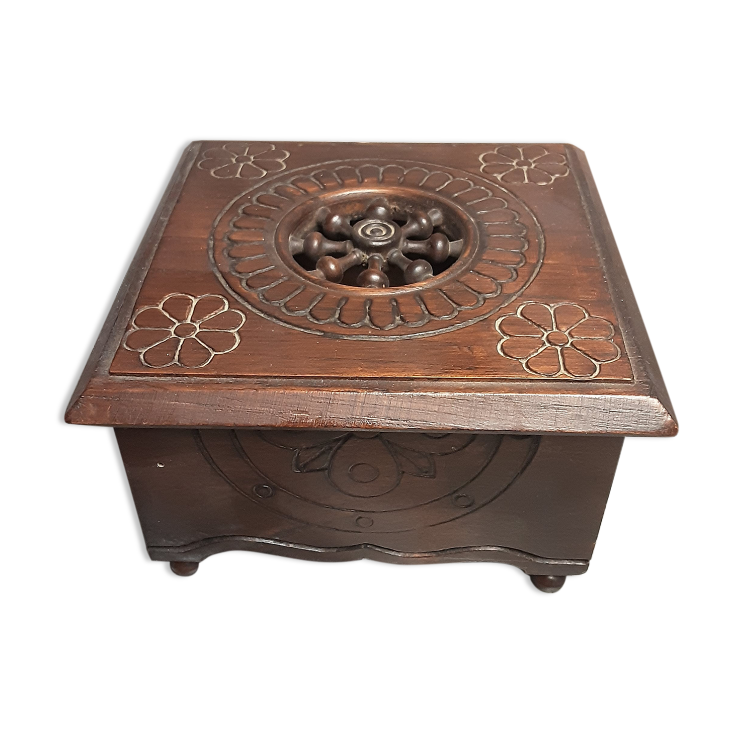 Boîte bretonne en bois ciselé - vintage