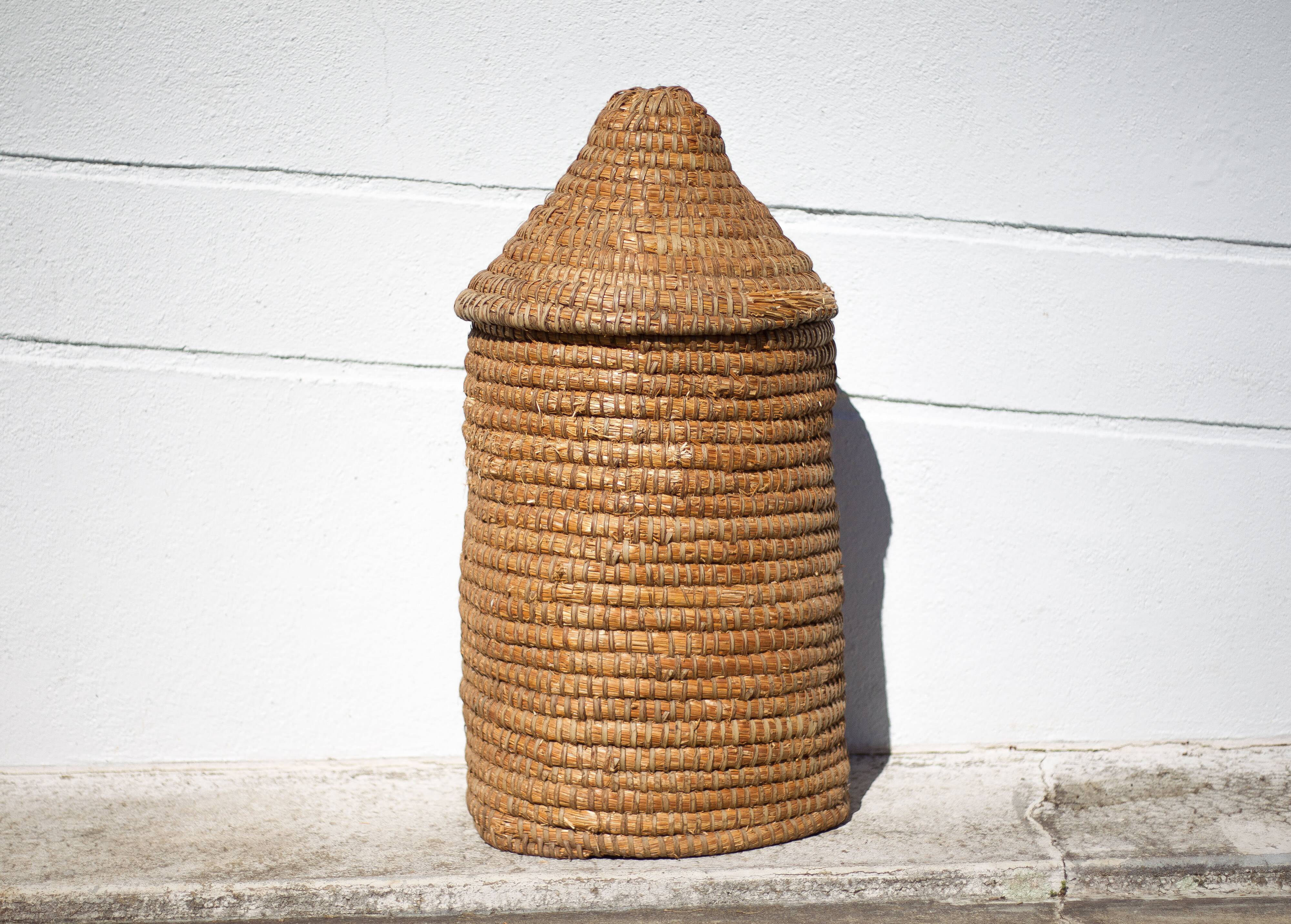 Old basket, burgundy straw and bramble, woven basket with lid, pantry