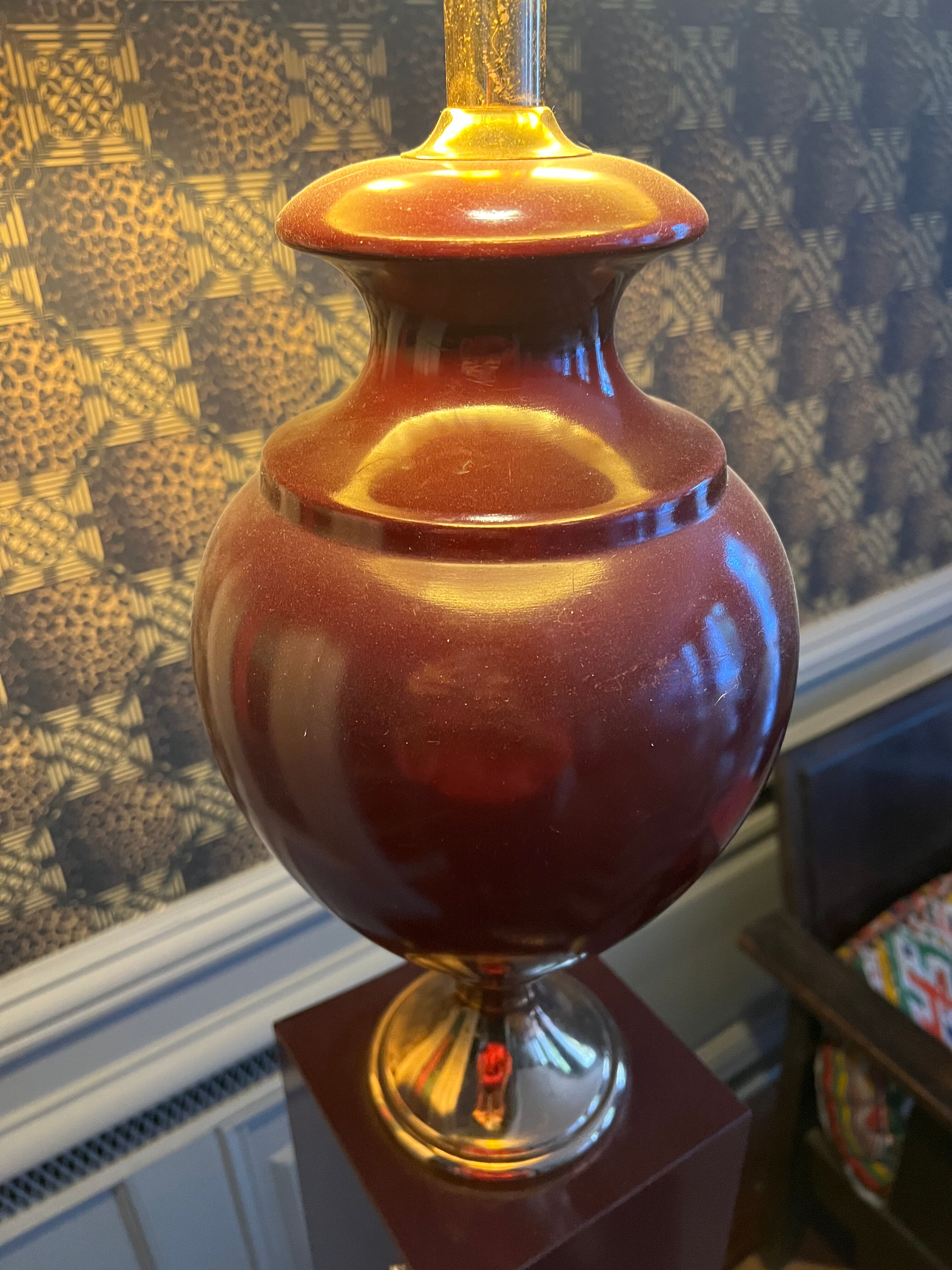 Ceramic and burgundy lacquered metal lamp