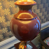 Ceramic and burgundy lacquered metal lamp