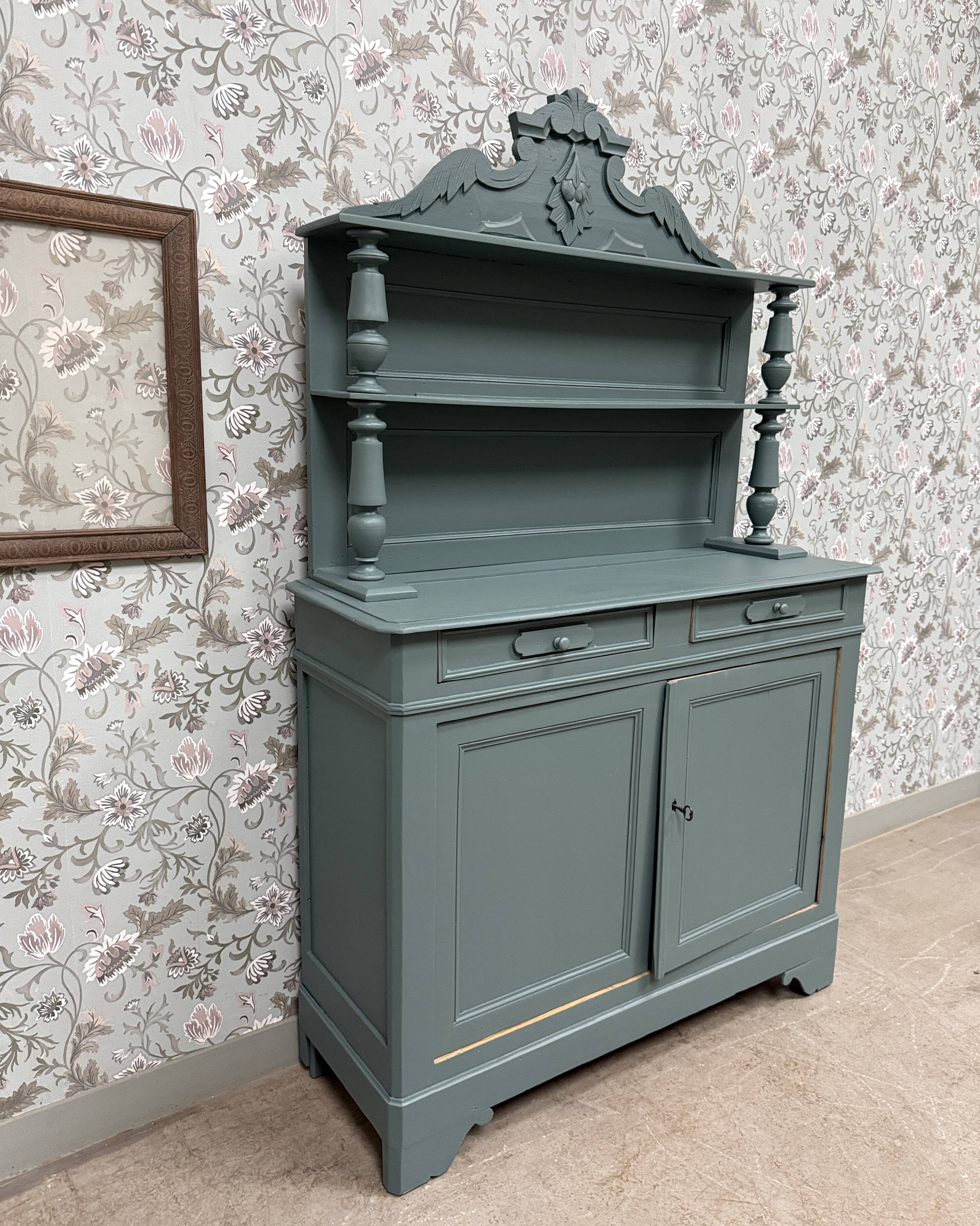 Saint Hubert green-grey dresser (renovated)