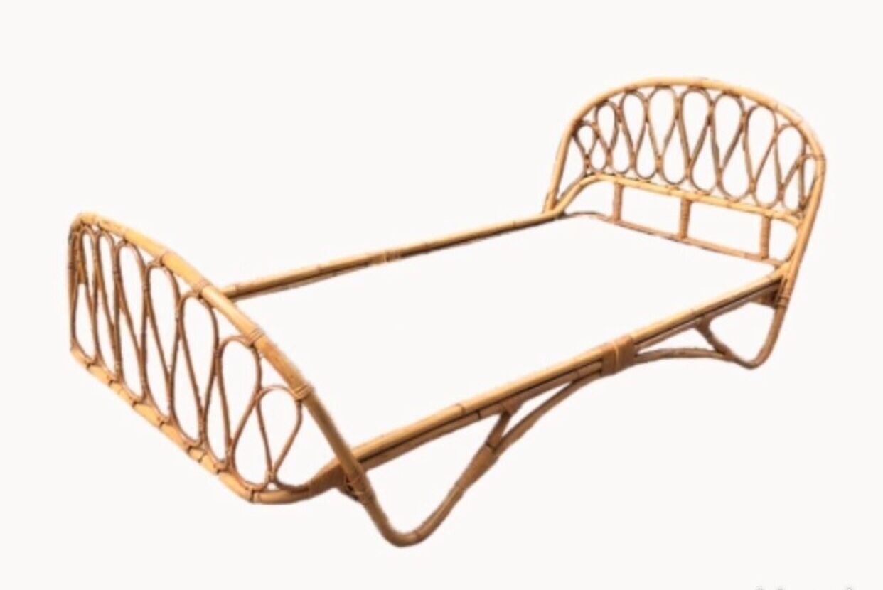 Rattan basket bed