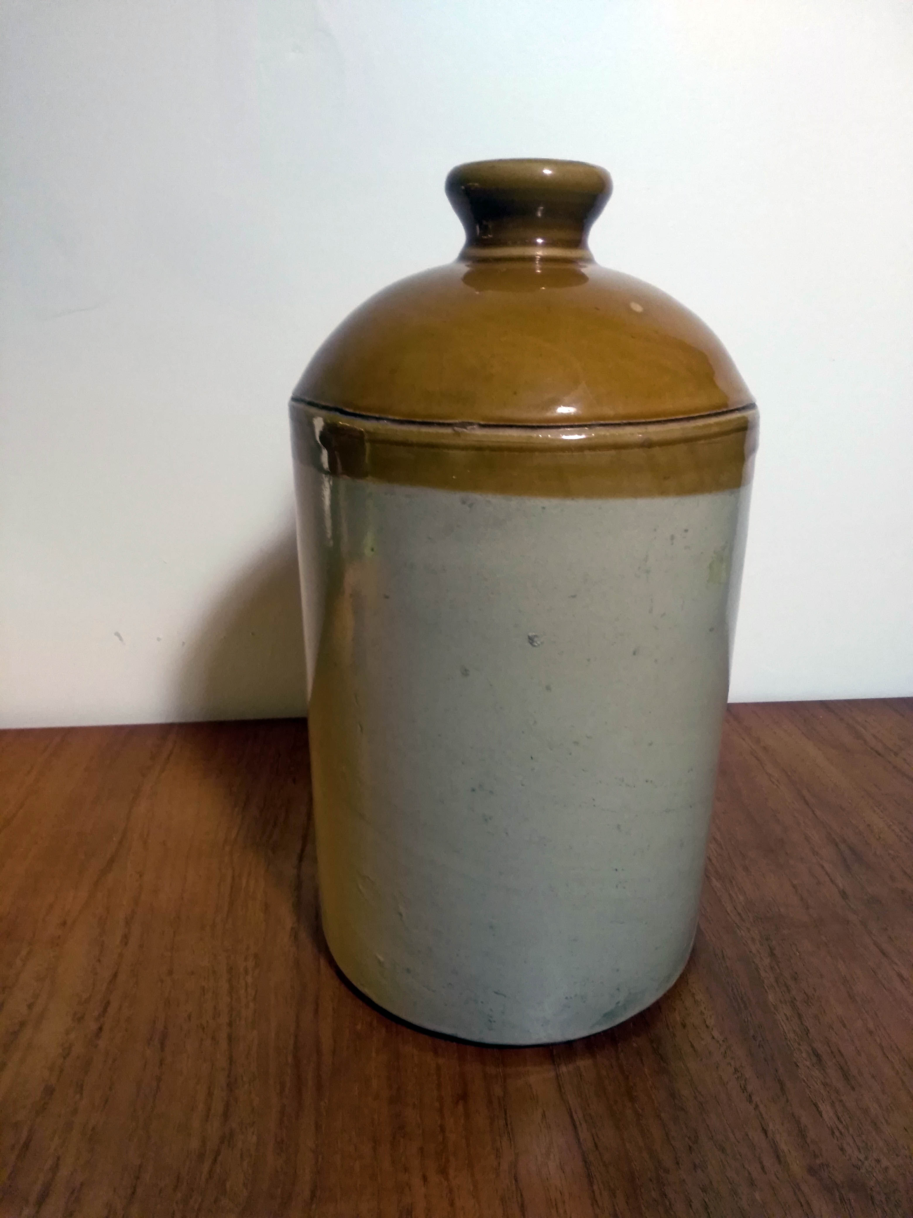 Cylinder, jar, Glazed stoneware S.R.D