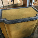 Ancien coffre en bois et velours jaune