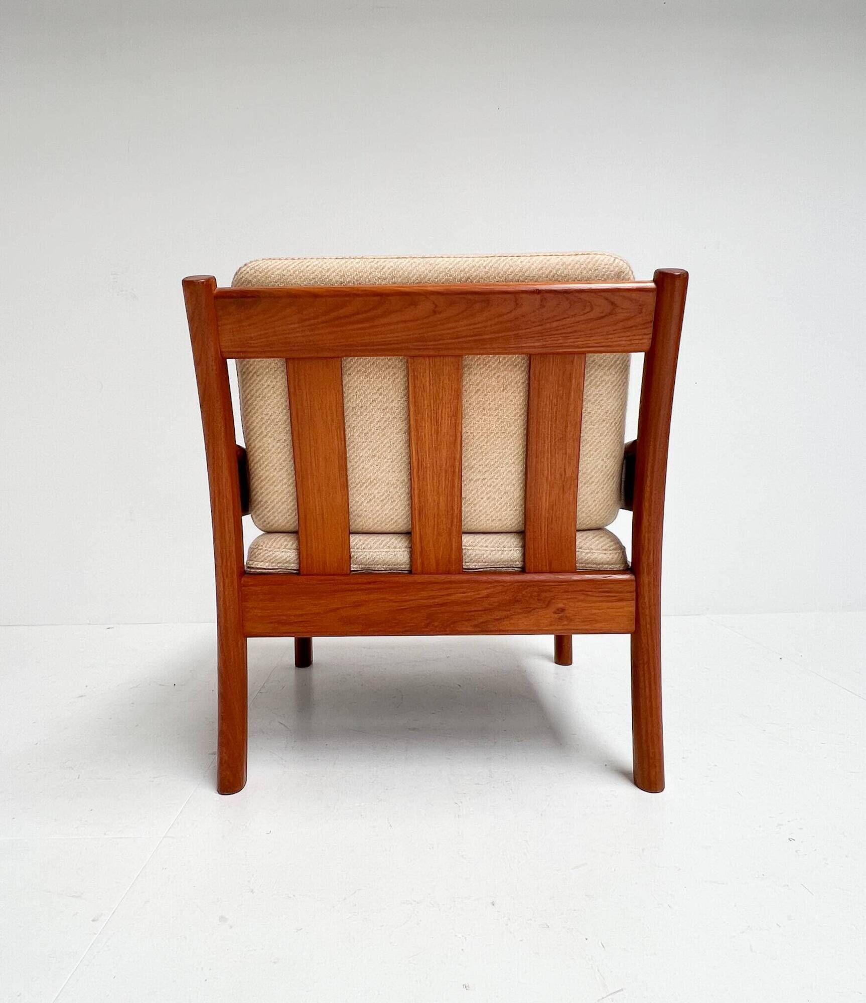 Set of men's and women's armchairs by Dyrlund (2 chairs), 1960s