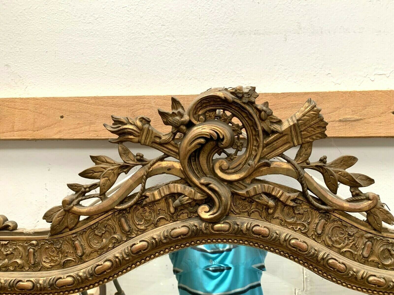 20th century Louis XV style mirror in wood and gilded stucco