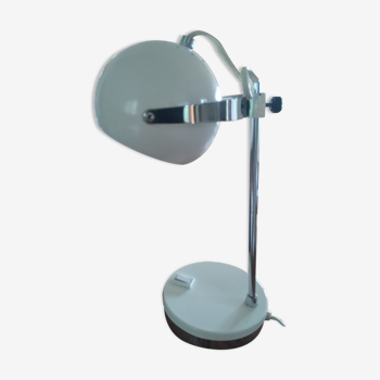 Eyeball desk lamp