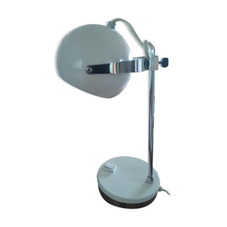 Eyeball desk lamp