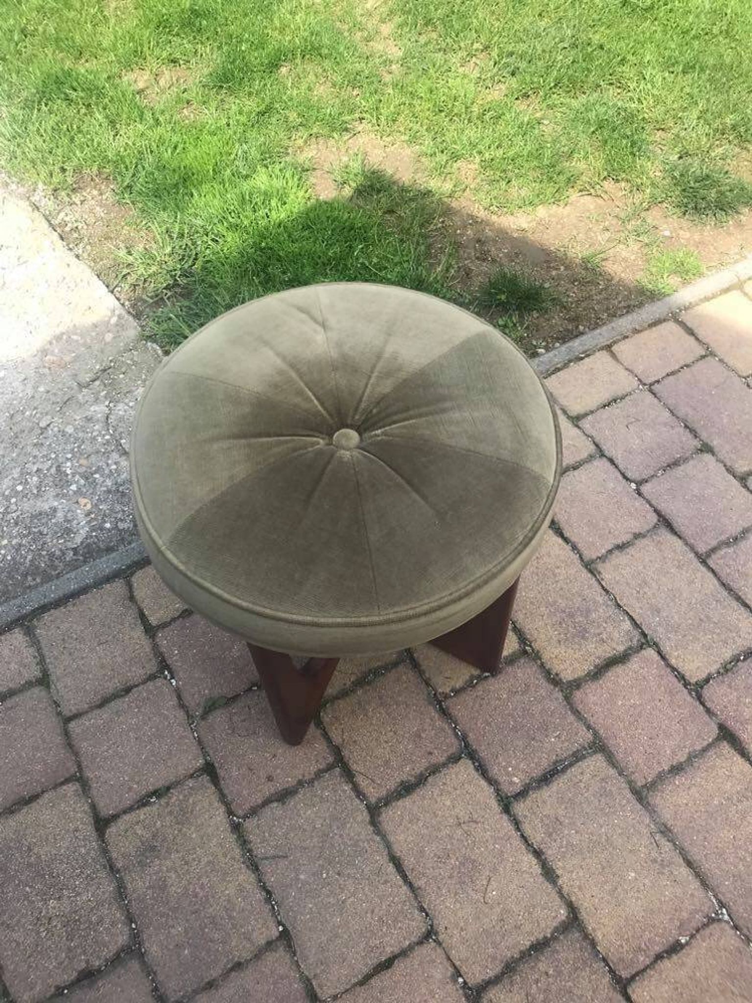 Circular teak ottoman with green fabric seat - Mid-Century 1960s style