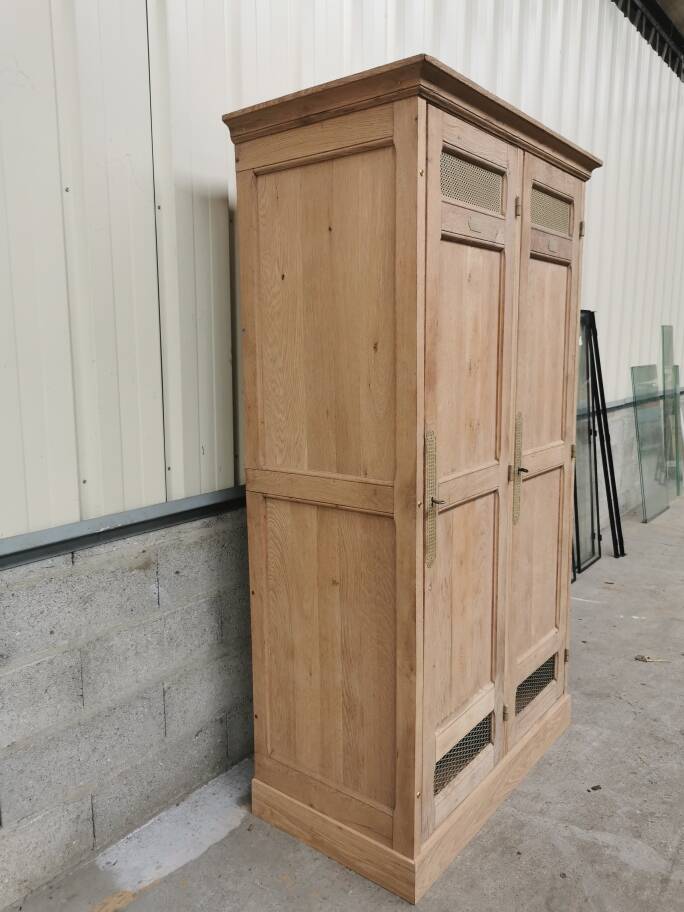 solid oak locker room Banque de France 1930